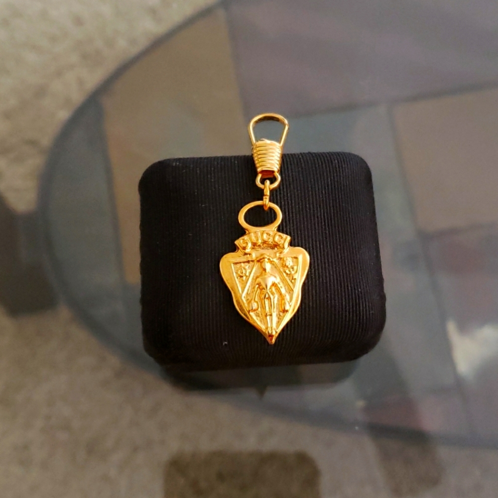 Gucci pendant